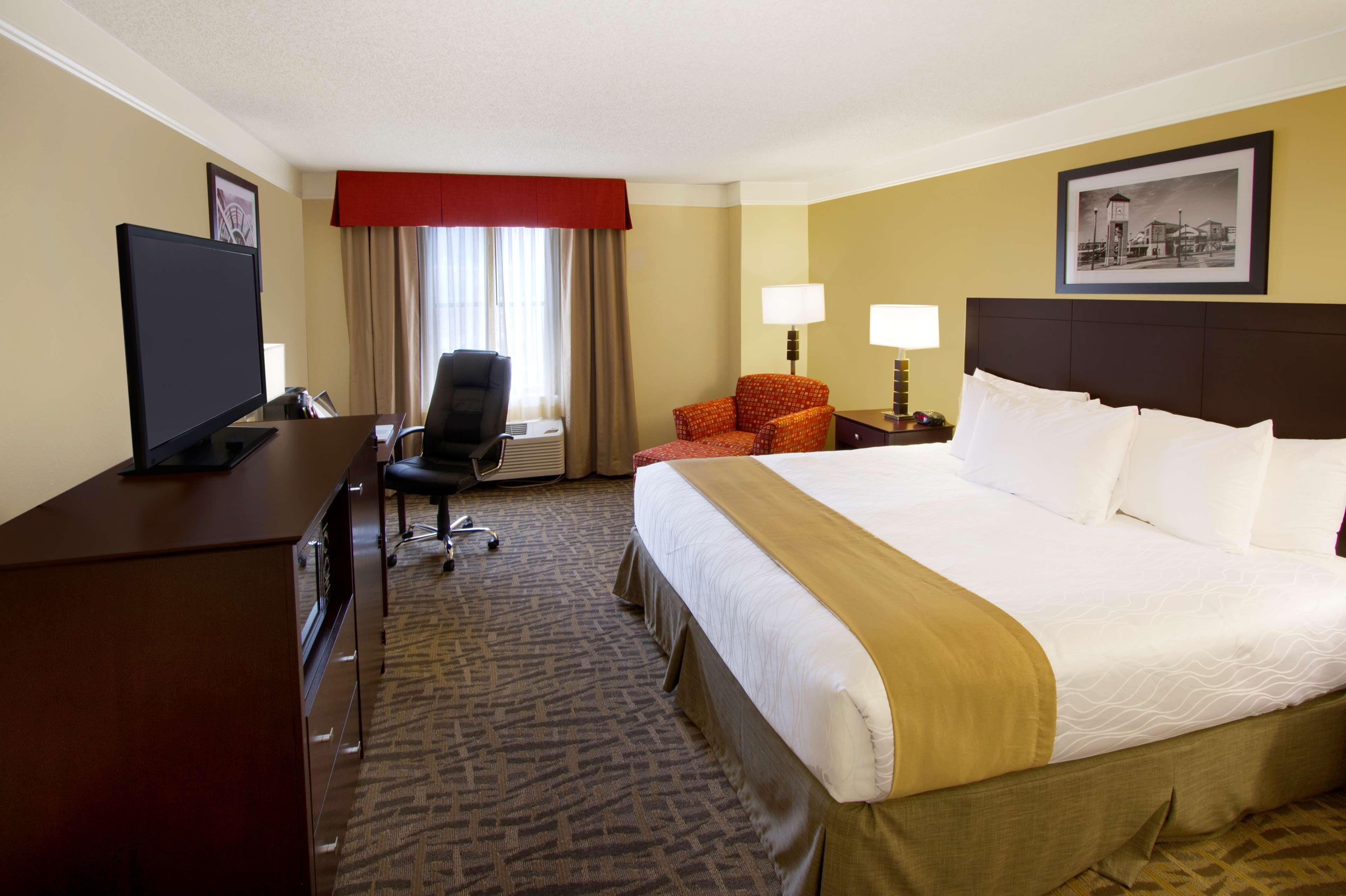 Best Western Plus Peoria Exterior photo