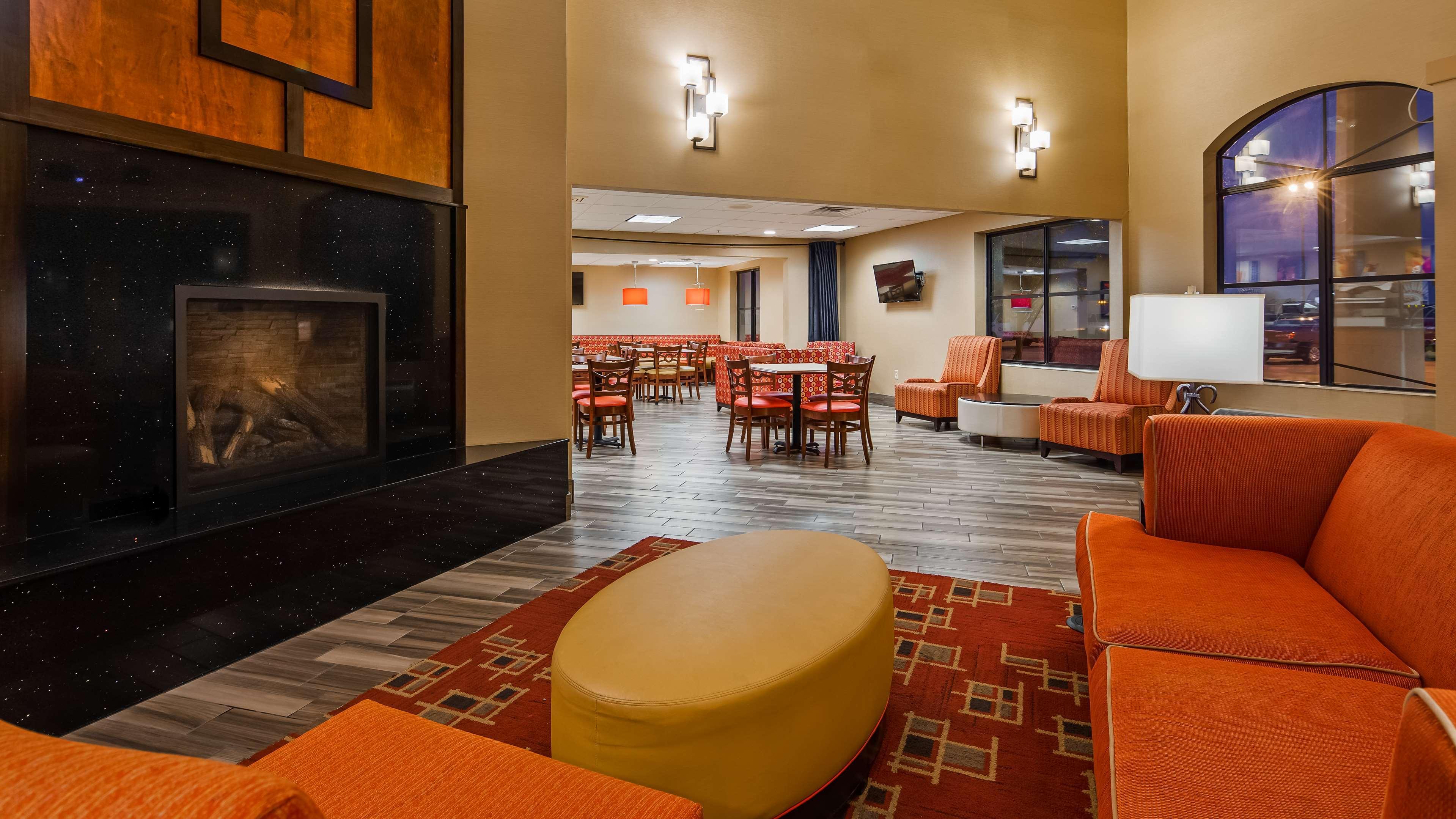 Best Western Plus Peoria Exterior photo