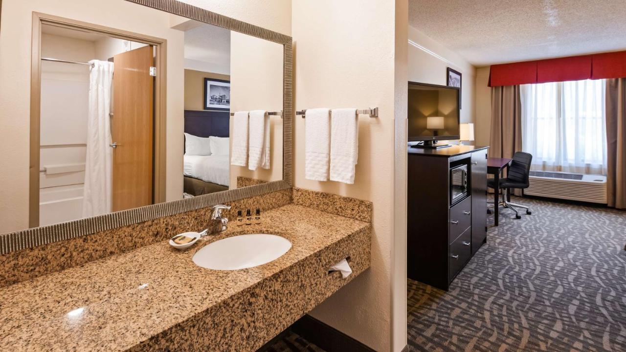 Best Western Plus Peoria Exterior photo