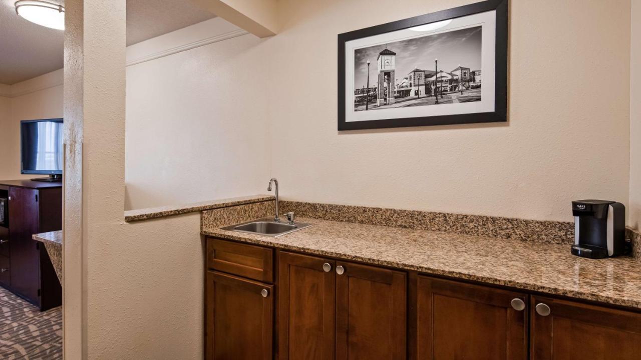 Best Western Plus Peoria Exterior photo