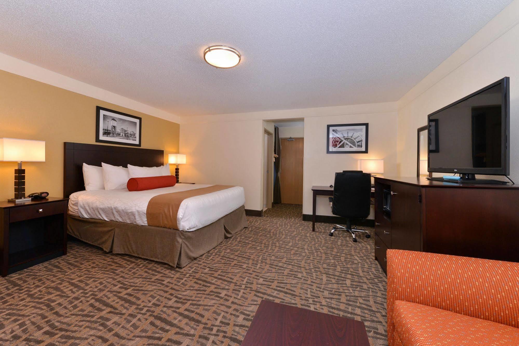 Best Western Plus Peoria Exterior photo